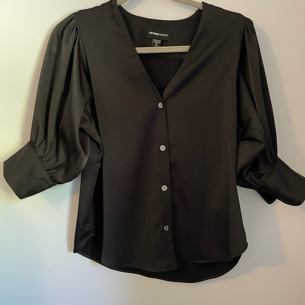 Pouf sleeved blouse